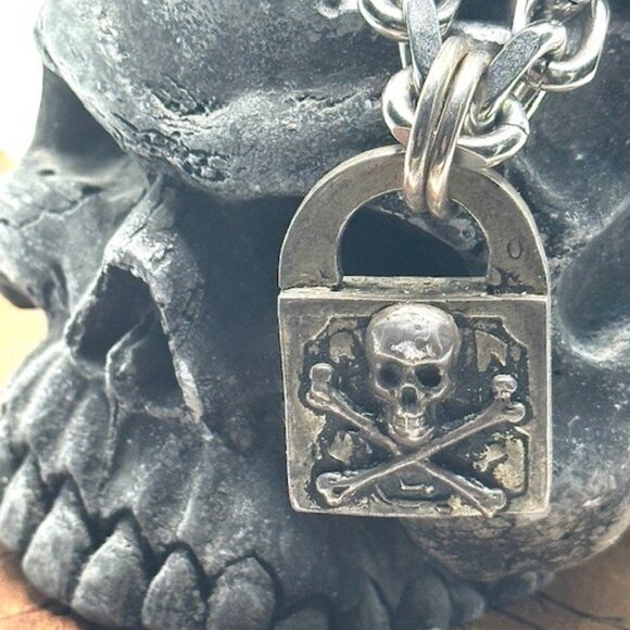 STARLINGEAR .925 Small Skull Logo Padlock Oxidized 2009 RARE 50grams - Picture 3 of 7
